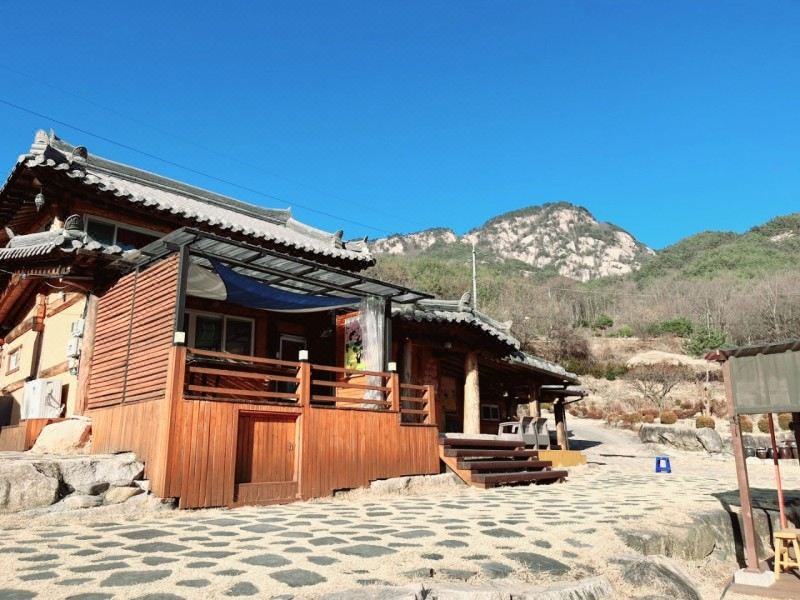 하룻밤 궁궐터
